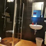 Aparthotel Unterwegs Ins Apartmenthaus Ehemalige Apartmenthaus Unterwegs