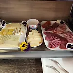 Unterwegs Ins Apartmenthaus Ehemalige Apartmenthaus Unterwegs Aparthotel 3*