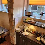 Unterwegs Ins Apartmenthaus Ehemalige Apartmenthaus Unterwegs Aparthotel 3*