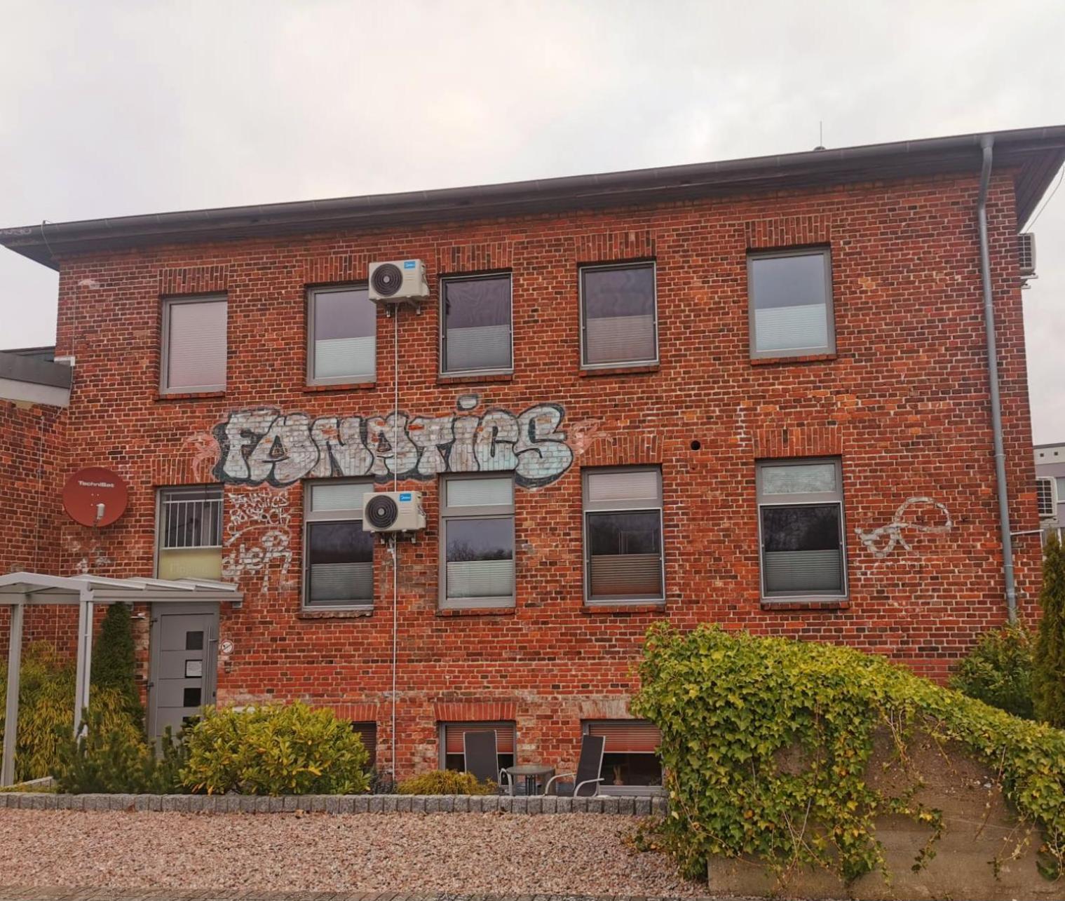 Unterwegs Ins Apartmenthaus Ehemalige Apartmenthaus Unterwegs