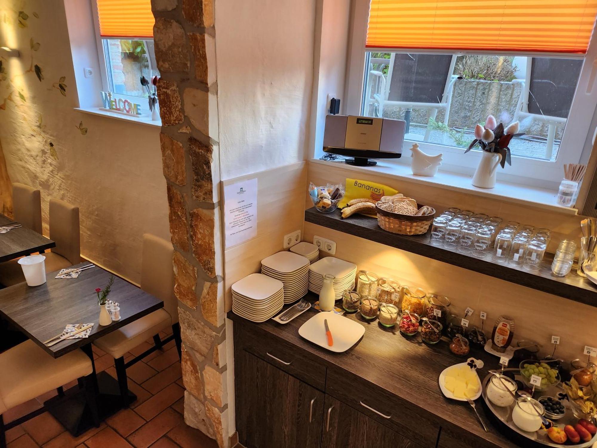 Unterwegs Ins Apartmenthaus Ehemalige Apartmenthaus Unterwegs Aparthotel 3*