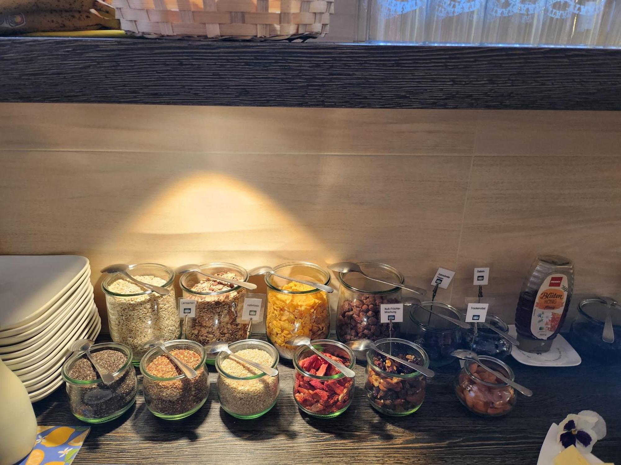 Aparthotel Unterwegs Ins Apartmenthaus Ehemalige Apartmenthaus Unterwegs Rostock