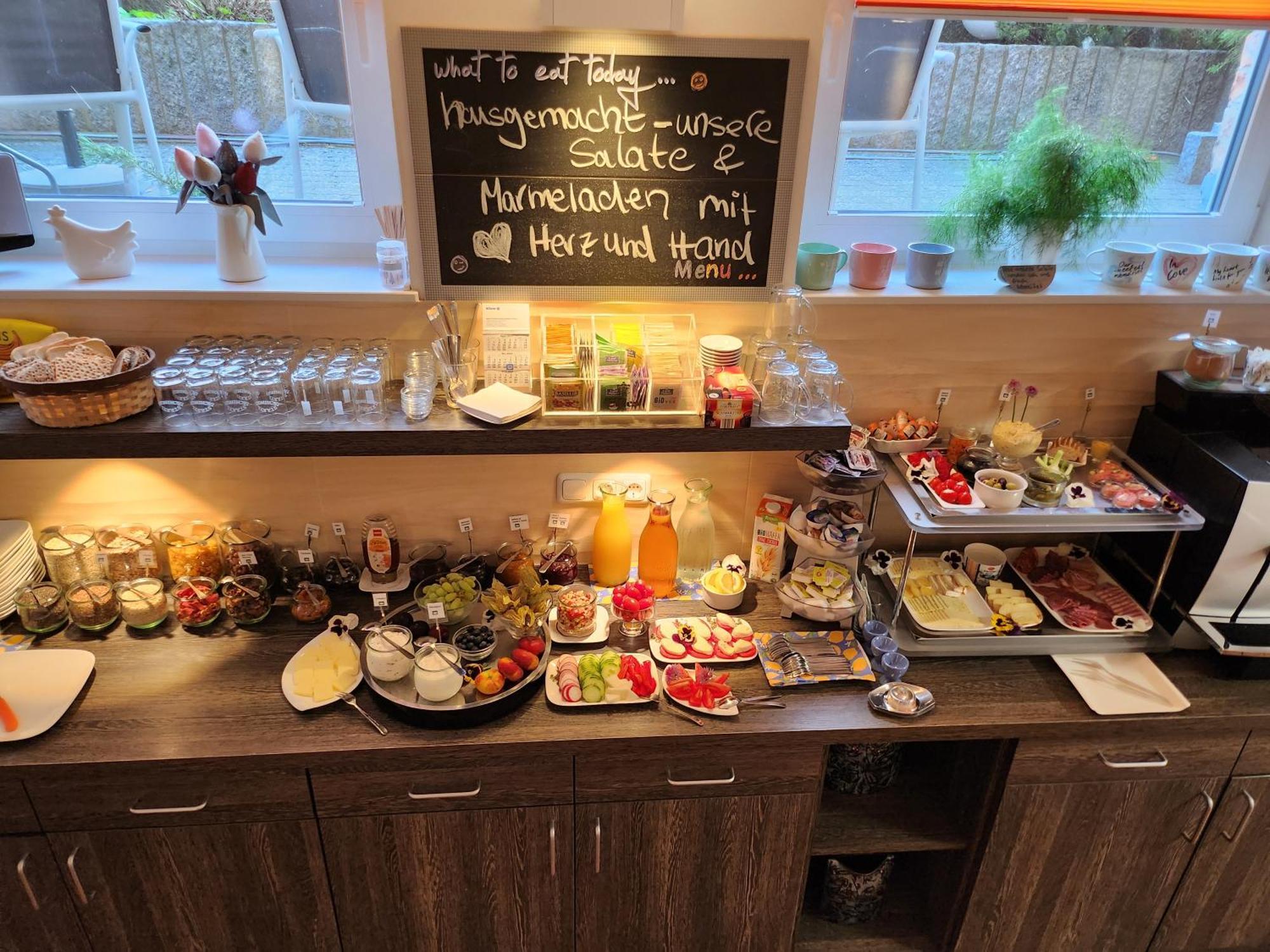 Unterwegs Ins Apartmenthaus Ehemalige Apartmenthaus Unterwegs *