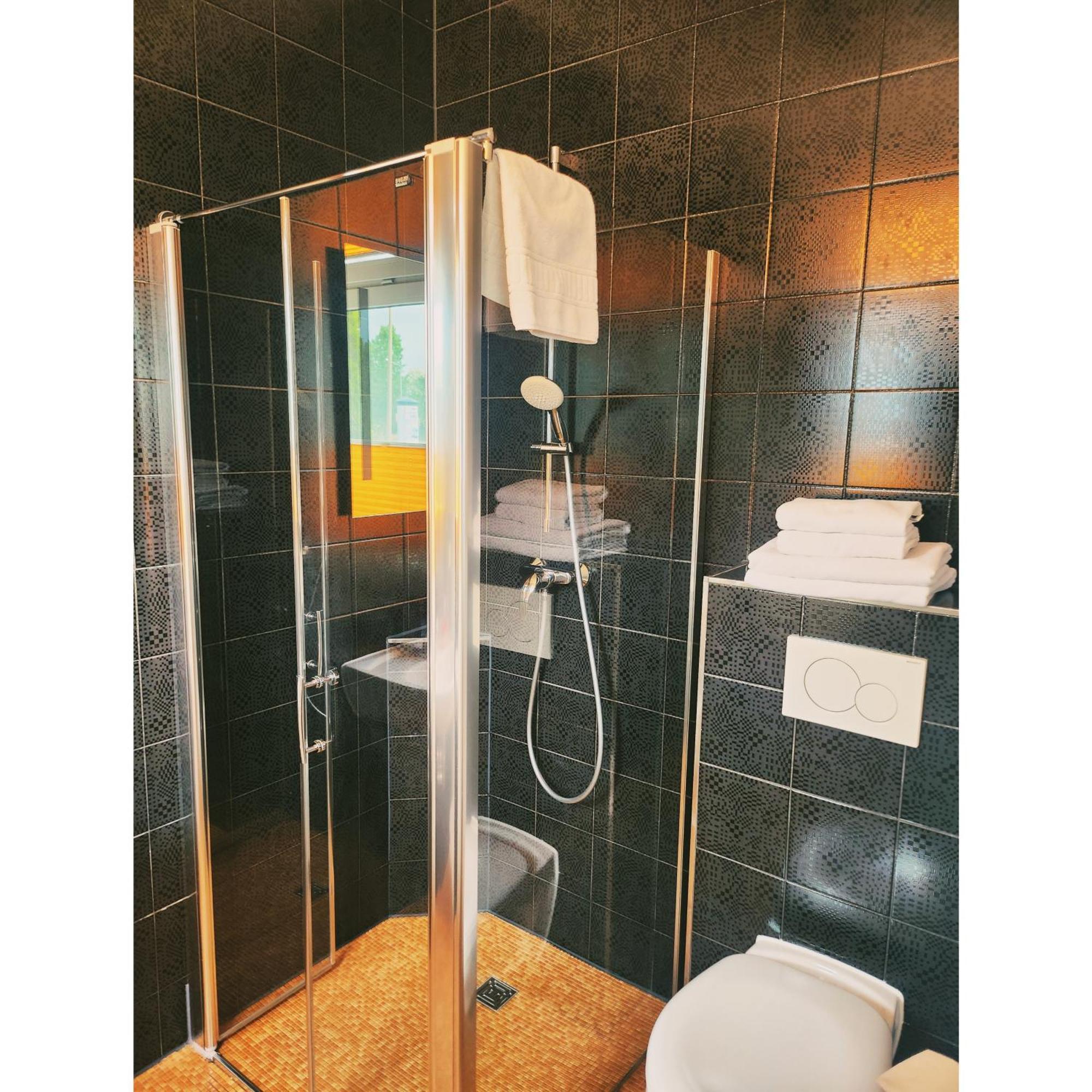 Unterwegs Ins Apartmenthaus Ehemalige Apartmenthaus Unterwegs Aparthotel *